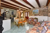 Charming Home With Pool in Barbariga - balcony