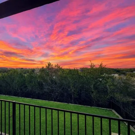 Brand New Hill Country Retreat: Stunning Views & Lake Access--Family Perfect