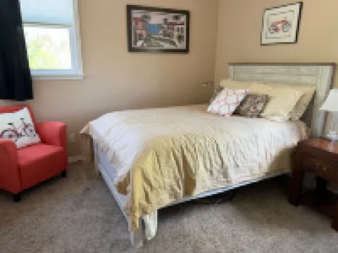 5 Bedroom Home in South Boulder; Great Views; Access to Hiking Trails