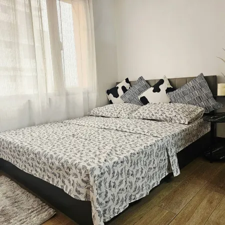 Paseo Verde Las Pinas - Sleeps 2 Adults & 2 Children
