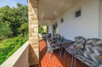 Vera Apartment