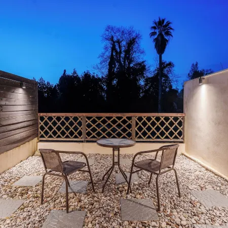 Palaiopolis Maison by Konnect, Mon Repos Corfu Отели рядом с достопримечательностью «Площадь Нтугкла»