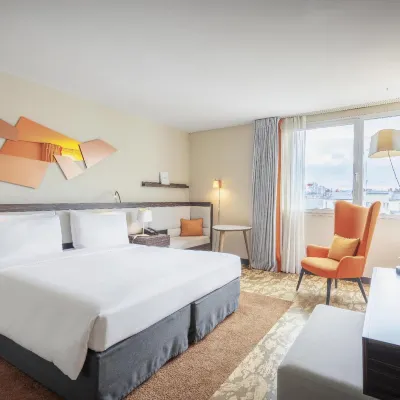 Doubletree by Hilton Paris Boulogne Hotels near Bouygues Telecom
