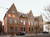Modern Apartment in Bree With Parking - Homestays