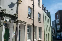Captains Lookout - 1 Bedroom Apartment - Tenby - balcony