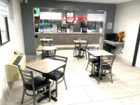 อีโคโนลอดจ์ คาร์เตอร์สวิลล์ - เอเมอร์สันเลคพอยต์