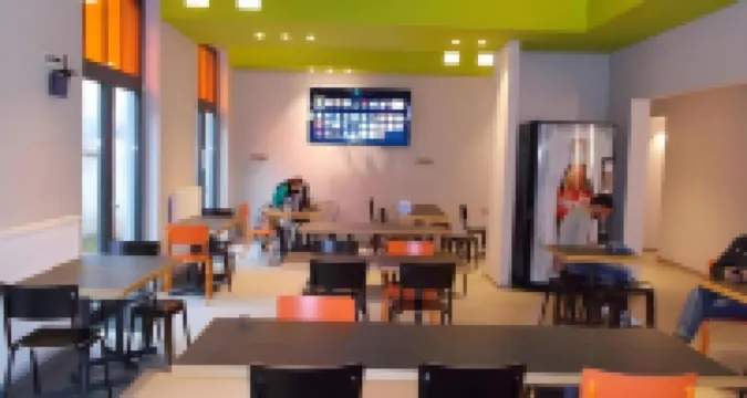 Brxxl 5 City Centre Hostel