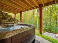 Honey Bear Cabin at Trickle Creek Hotels in Marion Township
