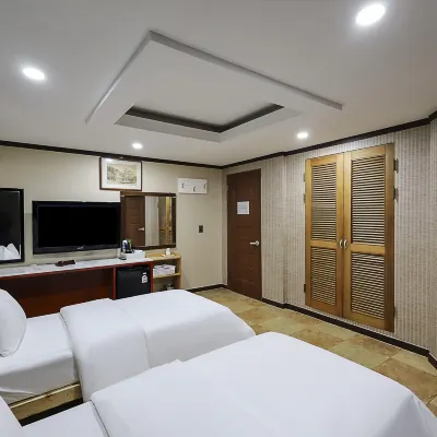 Boryeong Crown Motel Hotel dekat Stasiun Daecheon Lama