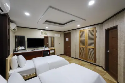 Boryeong Crown Motel 明宝电影院附近的飯店
