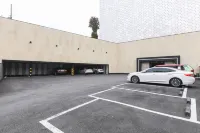 Asan Hotel Cube - parking