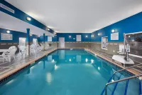 Hampton Inn & Suites St. Cloud - Pools