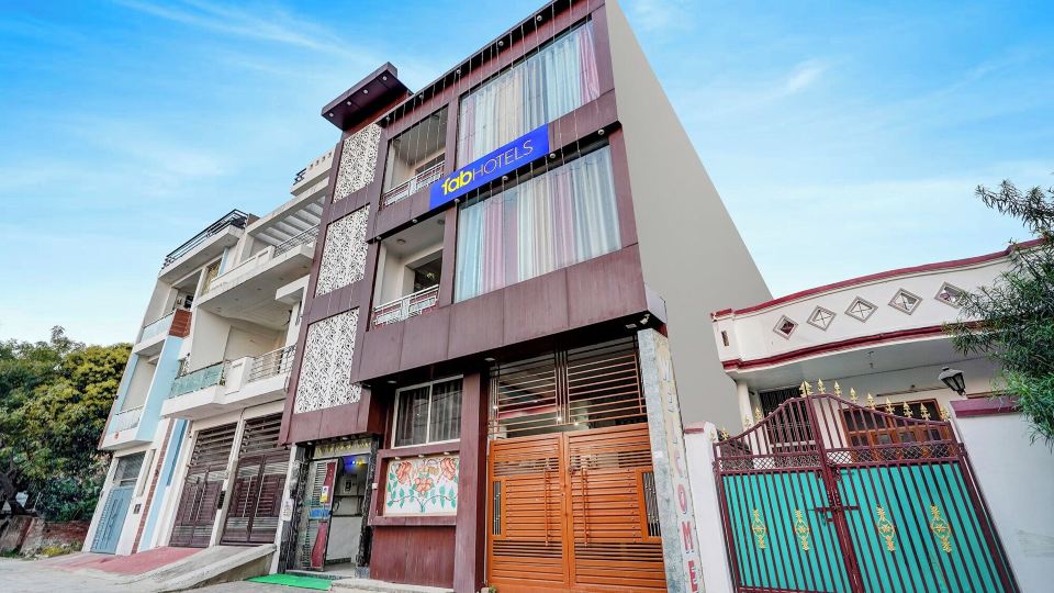 FabHotel RK Grand