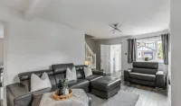 Charming 3-Bedroom House in Radcliffe, Manchester