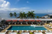 Rok Hotel Kingston, Tapestry Collection by Hilton - Pools