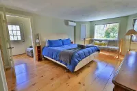 Spacious Lake House for Large Groups w Private Acre+ short path to Lake