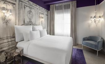 Townhouse Hotel