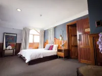 Hotel Kintu Hotels near Tomebamba River