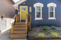 Charming 1-bedroom house in delightful Winona with WiFi, AC and PRIVATE PATIO