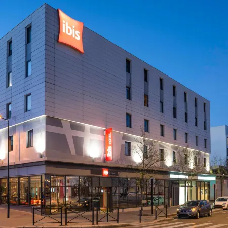 Ibis Bordeaux Centre Bastide Отели рядом с достопримечательностью «Музей «Город вина»»