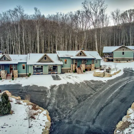 The Cabins on Buckeye Creek at Eagles Nest