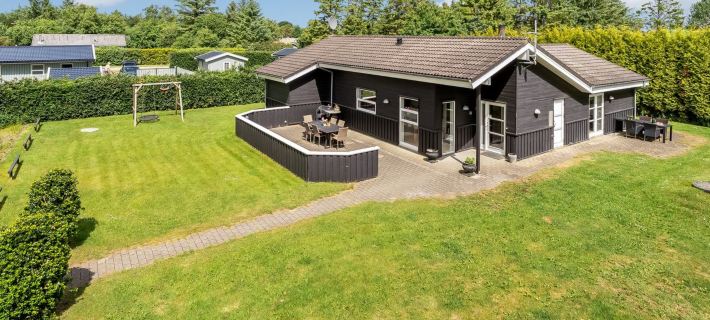 "Karstina" - 1km from the Sea Hotels in Hals
