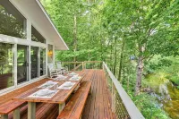 Riverwood South Haven Retreat on 10 Acres - Wifi