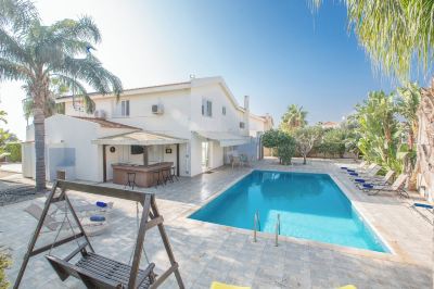 Outdoor Swimming Pool Ayia Napa Holiday Villa at26 Photo