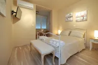Few Steps from the Center - New and Modern Apartment for 4 Persons - جاكوزي