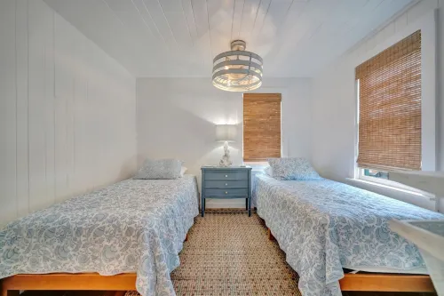 Walk to Sand in 2 Mins Beach Home w Patio Grill - Bungalows