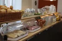 Five Elements Hostel Leipzig - breakfast
