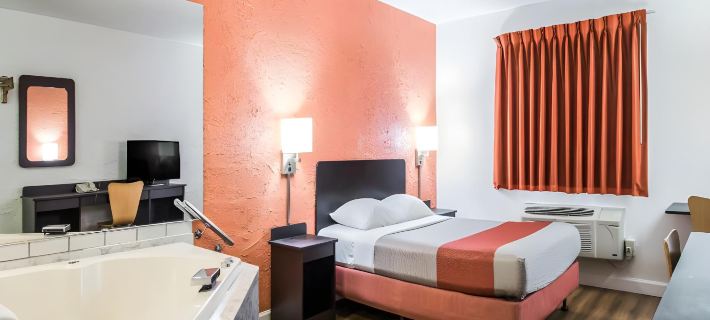 Motel 6 Naperville, IL Hotels in DuPage County