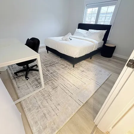 Modern 3BR Near Long Lake Minutes to Downtown