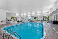 MainStay Suites Appleton Airport - Fox River Mall Area - parking