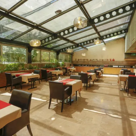 Nuzhet Hotel