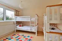 Holiday Home in Fishing Town of Looe - Bungalows