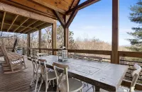 Stunning Views Sleeps 10 - Hot Tub - 2 Fireplaces - 3-Star