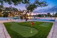 Sleeps 10 Pickleball Pool Tiki Bar Games - บังกะโล