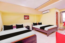 Super OYO Collection O NAD Near Airport