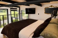 Coastal Calm | Luxe Stay with Views, Bath & Fire. - Apartments
