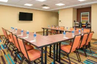 Fairfield Inn & Suites Fredericksburg - parking