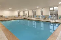 Embassy Suites by Hilton Newark Wilmington South - Swimmingpools