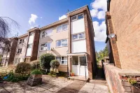 Cozy 2-Bed, 1-Bath with Free Parking, Close to Roath Park - 4-Star