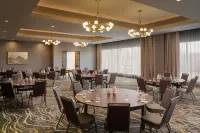 Doubletree by Hilton Greenville Airport - parking