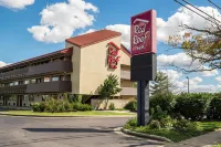 Red Roof Inn Cincinnati - Sharonville - parking
