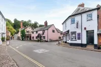 House in Historic Village - Sleeps 6 - Wifi
