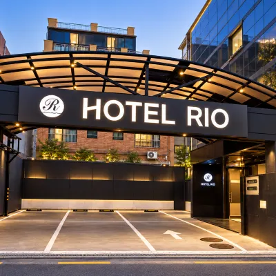 Gunja Hotel Rio Hotels near Gunja Station