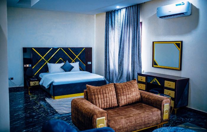 DÉJÀ VU Hotel and Suites