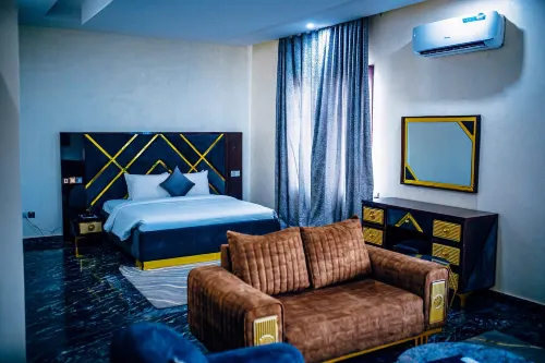 DÉJÀ VU Hotel and Suites - Balcony
