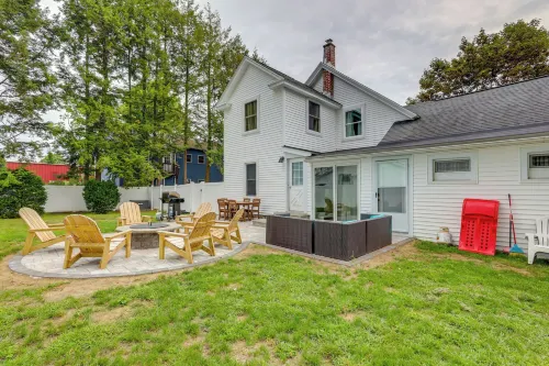 Downtown Retreat w/ Grill, Fire Pit & Wet Bar - Pet friendly